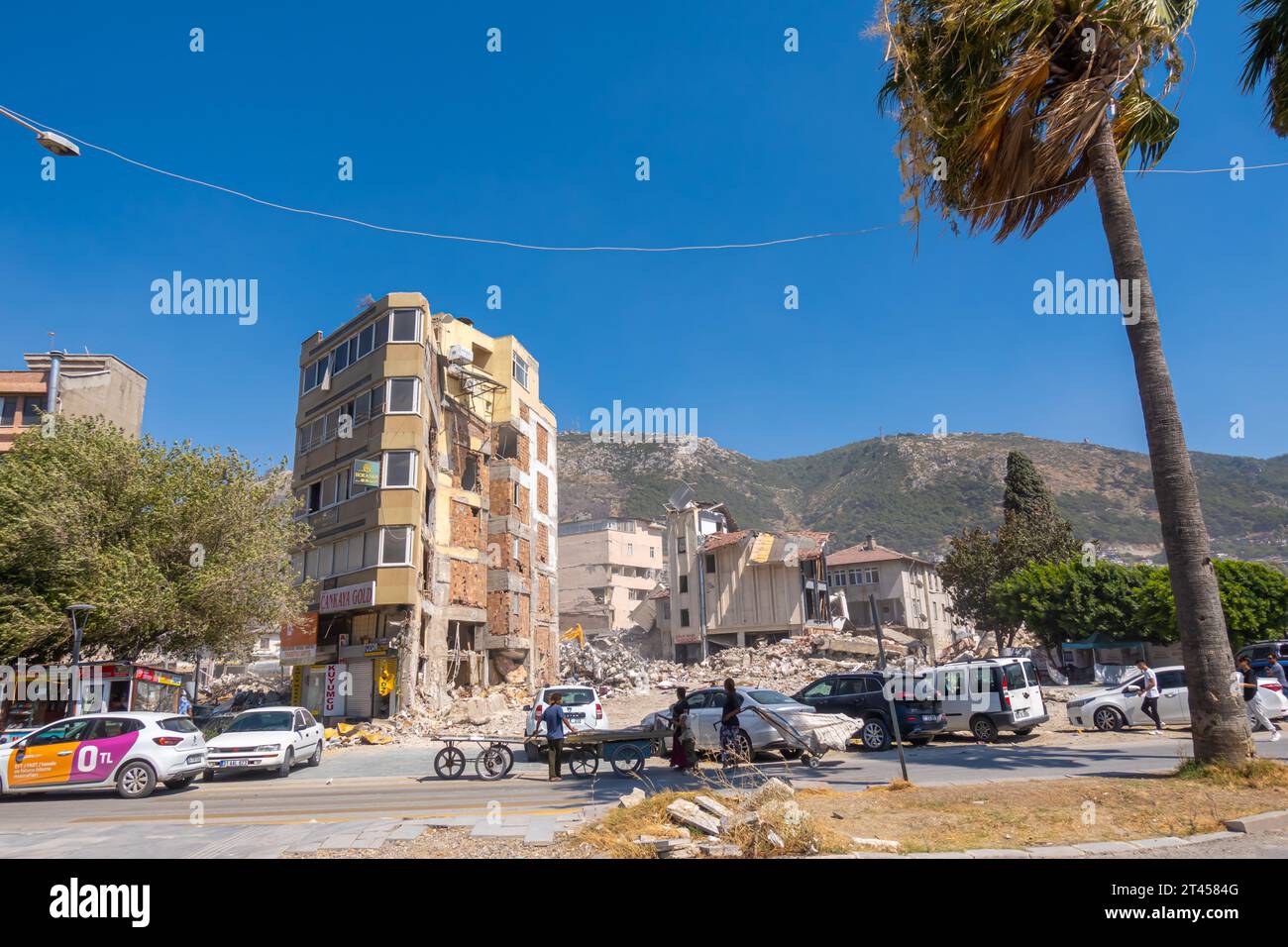 Cities hit by earthquake hi-res stock photography and images - Alamy