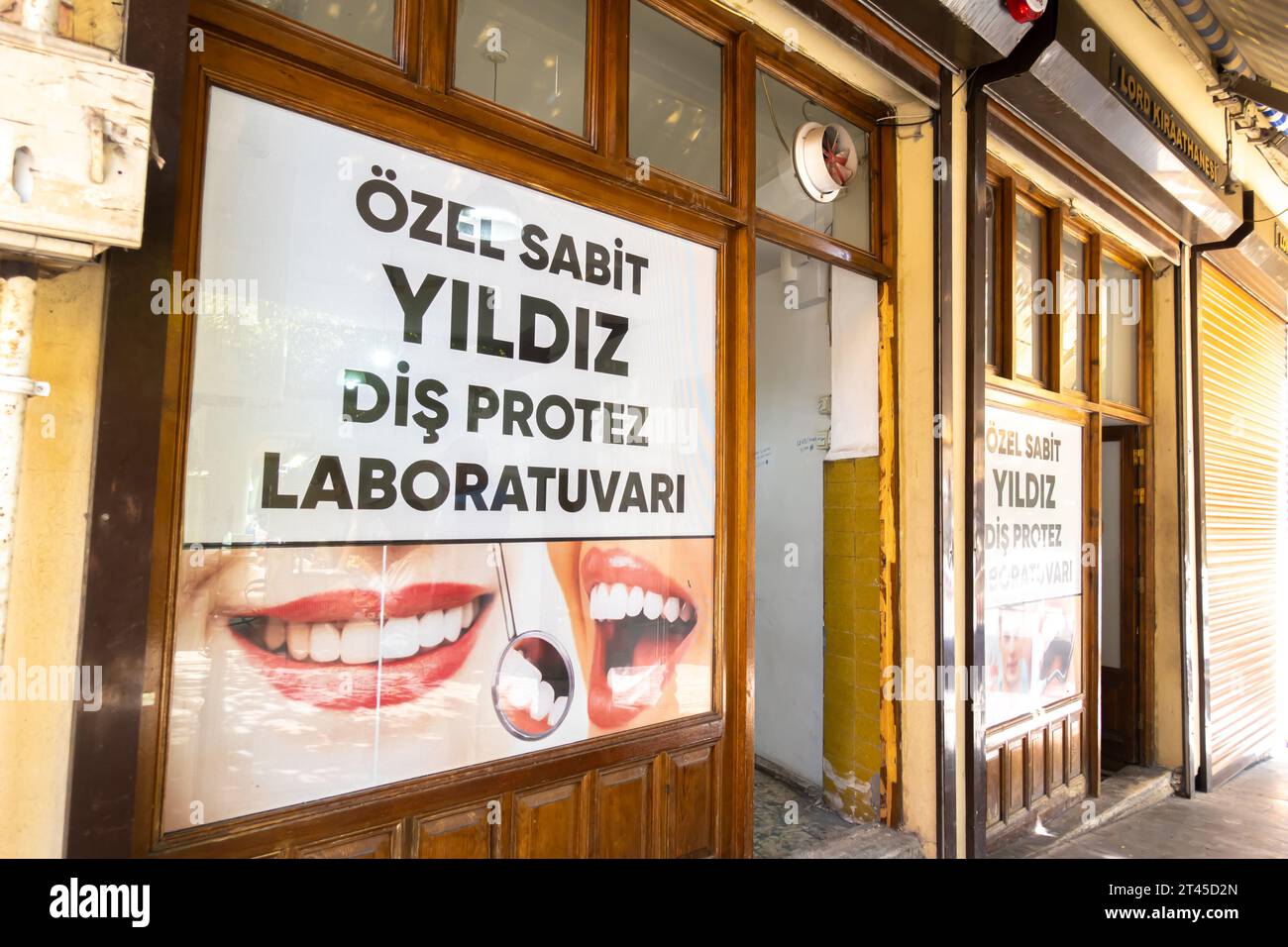 Tooth cosmetics, dental work shop sign board Gaziantep Turkey Stock