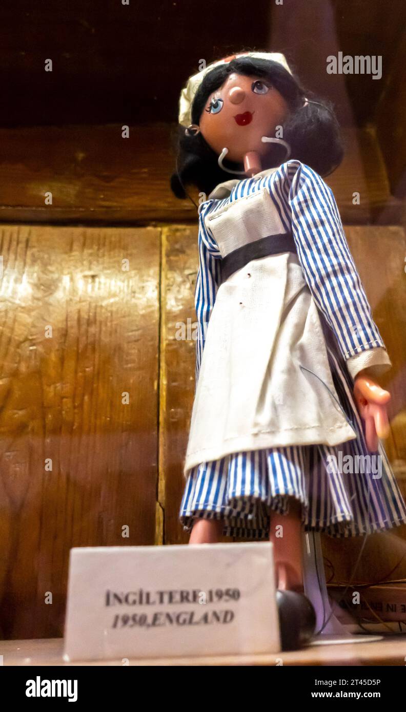 Nurses uk 1950s hi-res stock photography and images - Alamy