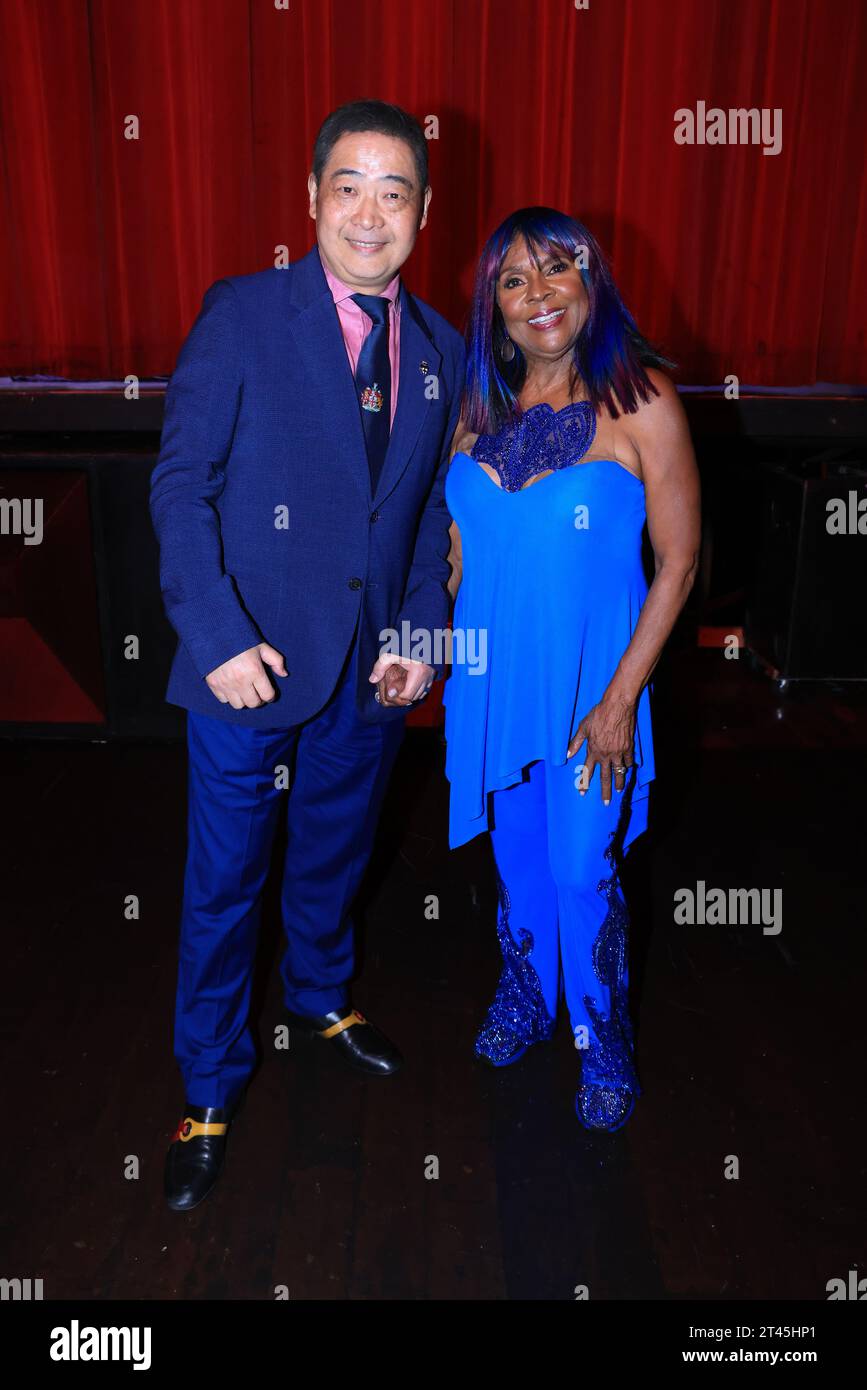 Hollywood, California, USA. 22nd October, 2023. Joey Zhou, founder of the Los Angeles Beverly Arts (LABA), and singer Thelma Houston attending the Luminario Ballet's 'Lucky 13 Season' gala fundraiser and performance - ZARATHUSTRA! at the Avalon Hollywood in Hollywood, California.  Luminario Ballet of Los Angeles is an award-winning repertory ballet and aerial dance company reflecting the vibrancy, diversity, and global relevance of Southern California dance.  Credit: Sheri Determan Stock Photo