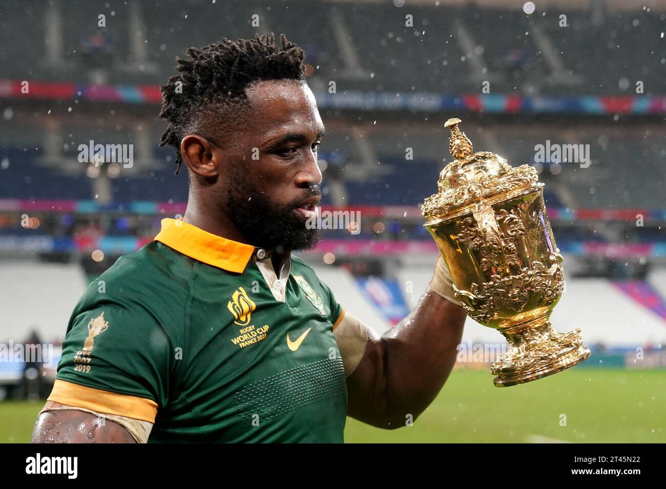south-africa-s-siya-kolisi-celebrates-with-the-webb-ellis-cup-after-the