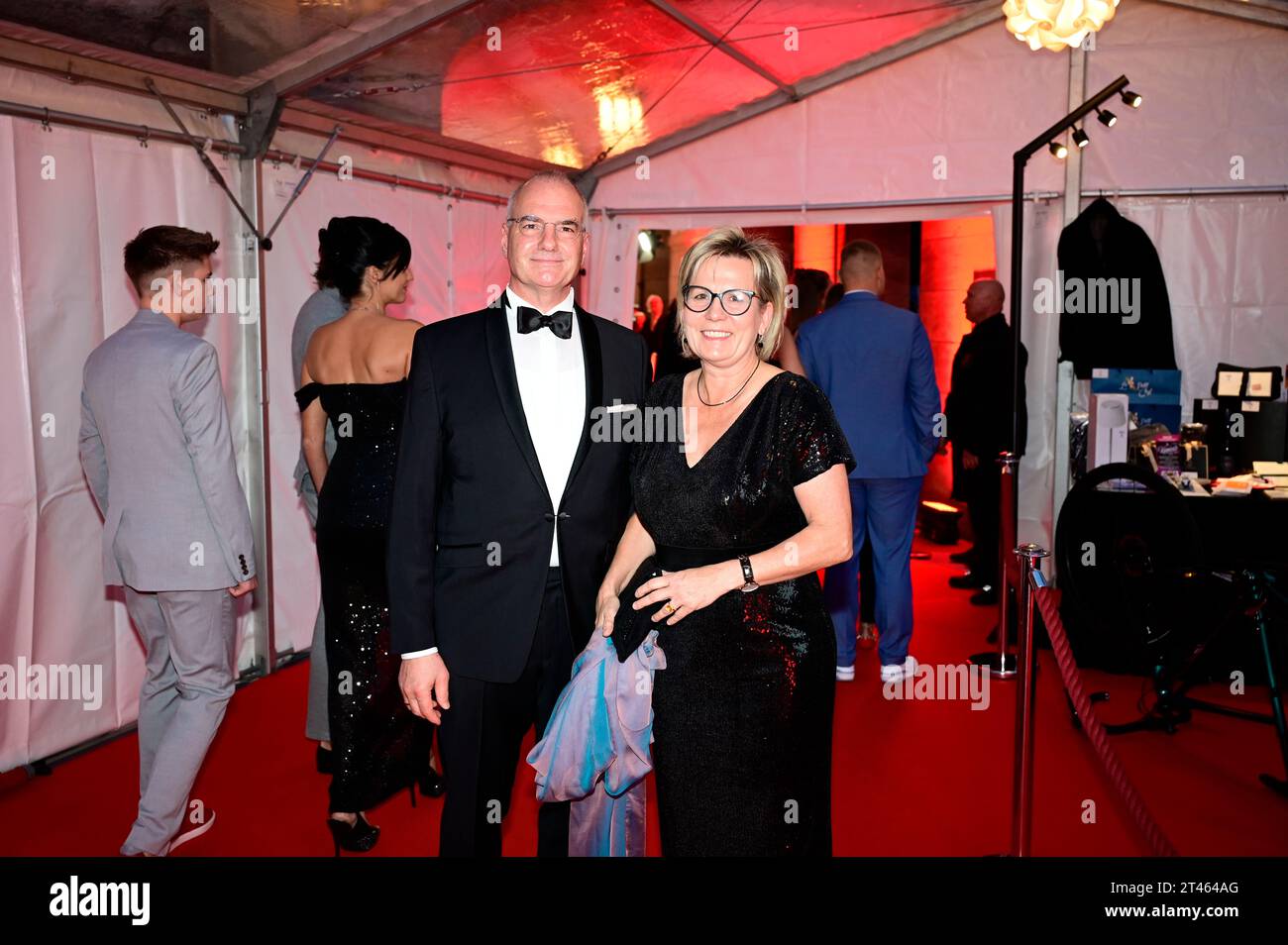 Barbara Klepsch und Erik Bodendieck bei der 15. Hope Gala 2023 im Schauspielhaus. Dresden, 28.10.2023 Stock Photo