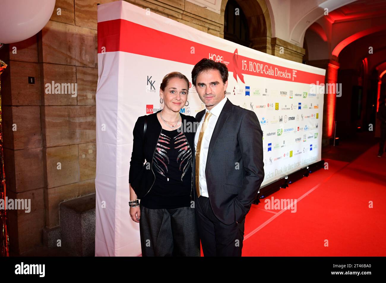 Lenn Kudrjawizki und Ehefrau Nora Kudrjawizki bei der 15. Hope Gala 2023 im Schauspielhaus. Dresden, 28.10.2023 Stock Photo
