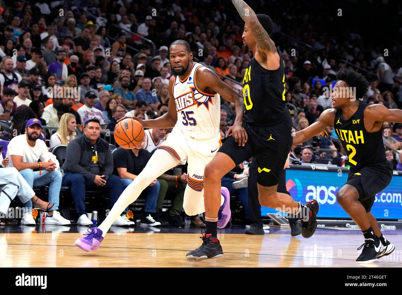 Phoenix Suns forward Kevin Durant (35) drives past Utah Jazz forward