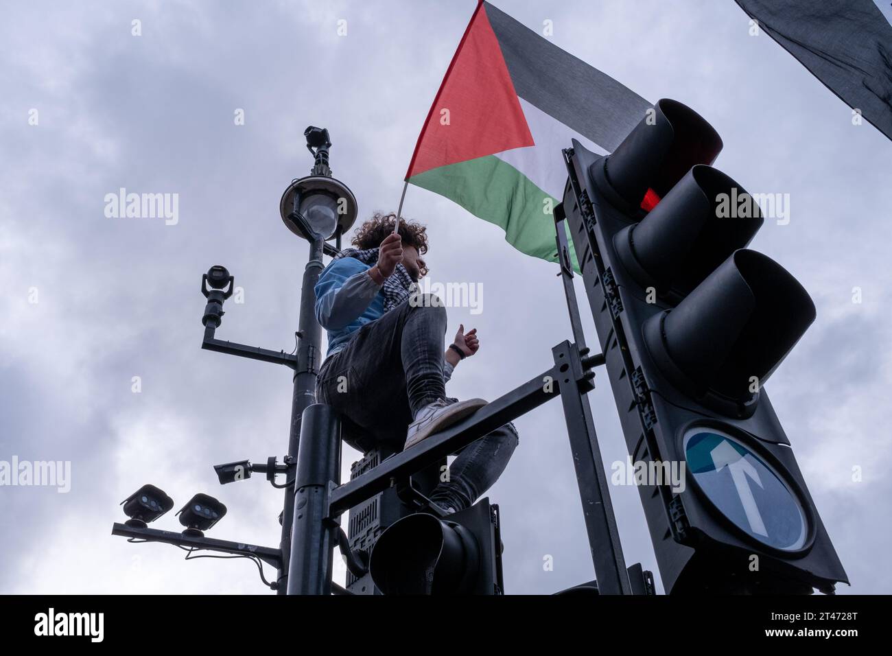 March For Palestine, London, 28th October 2023 Stock Photo - Alamy