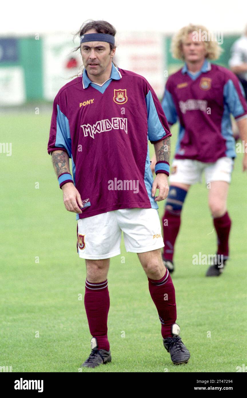 Italy Monza 20000610 Steve Harris bassist of the Iron Maiden plays