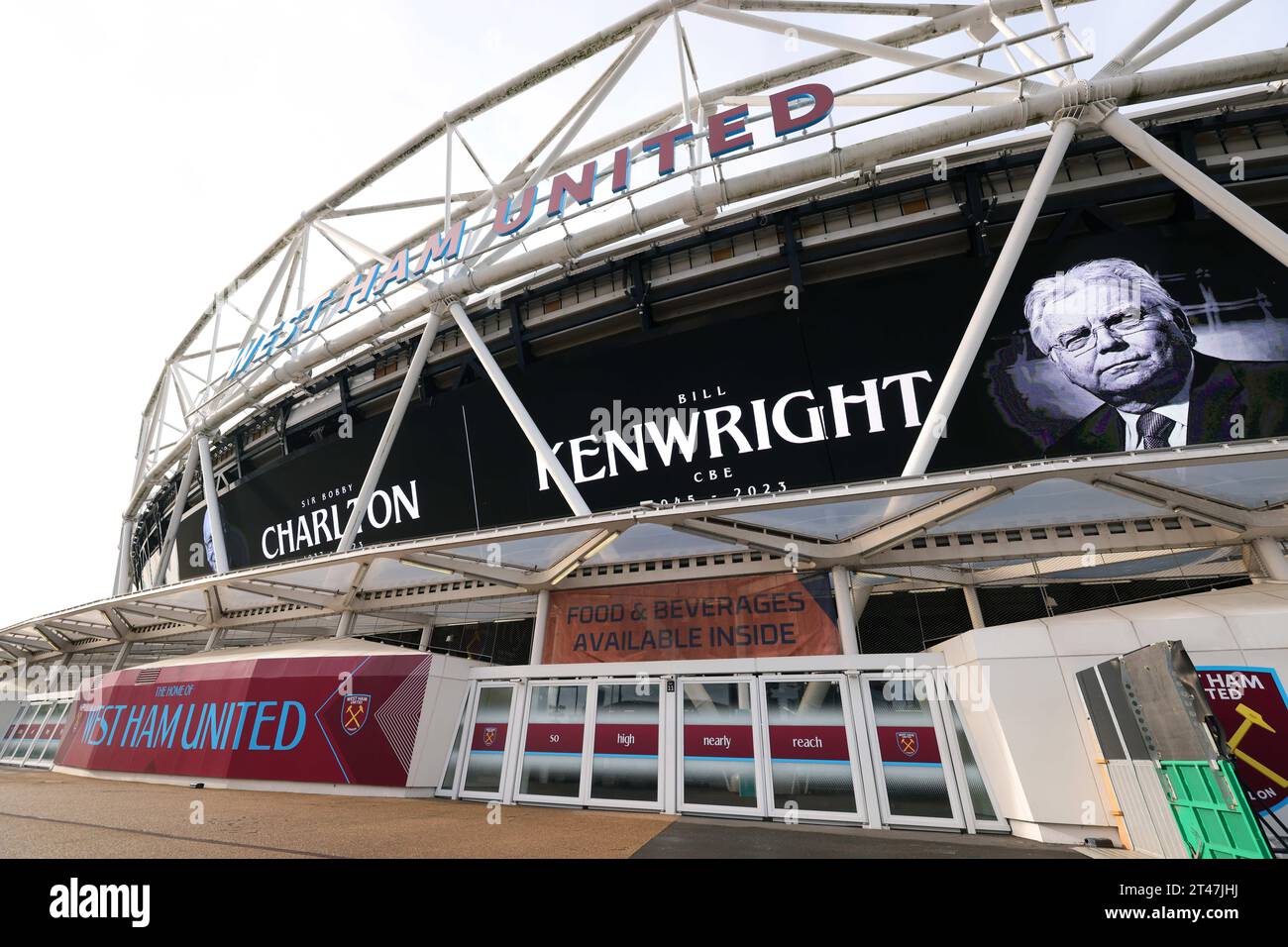 London Stadium, London, UK. 29th Oct, 2023. Premier League Football, West Ham United versus Everton; Westham display the images of Bill Kenwright and Bobby Charlton to honour their passing Credit: Action Plus Sports/Alamy Live News Stock Photo