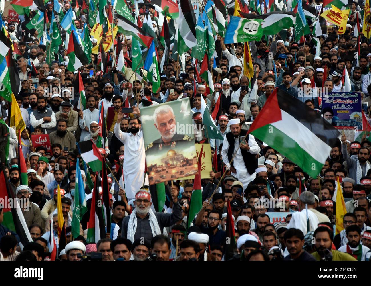 Thousands of supporters of a religious party Jamat-e-Islami take part ...