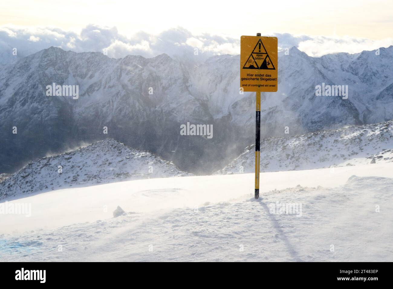 Solden, Tyrol, Austria. 29th Oct, 2023. Audi FIS Alpine Ski World Cup Opening; Due to strong wind the race was stopped and then cancelled Credit: Action Plus Sports/Alamy Live News Stock Photo