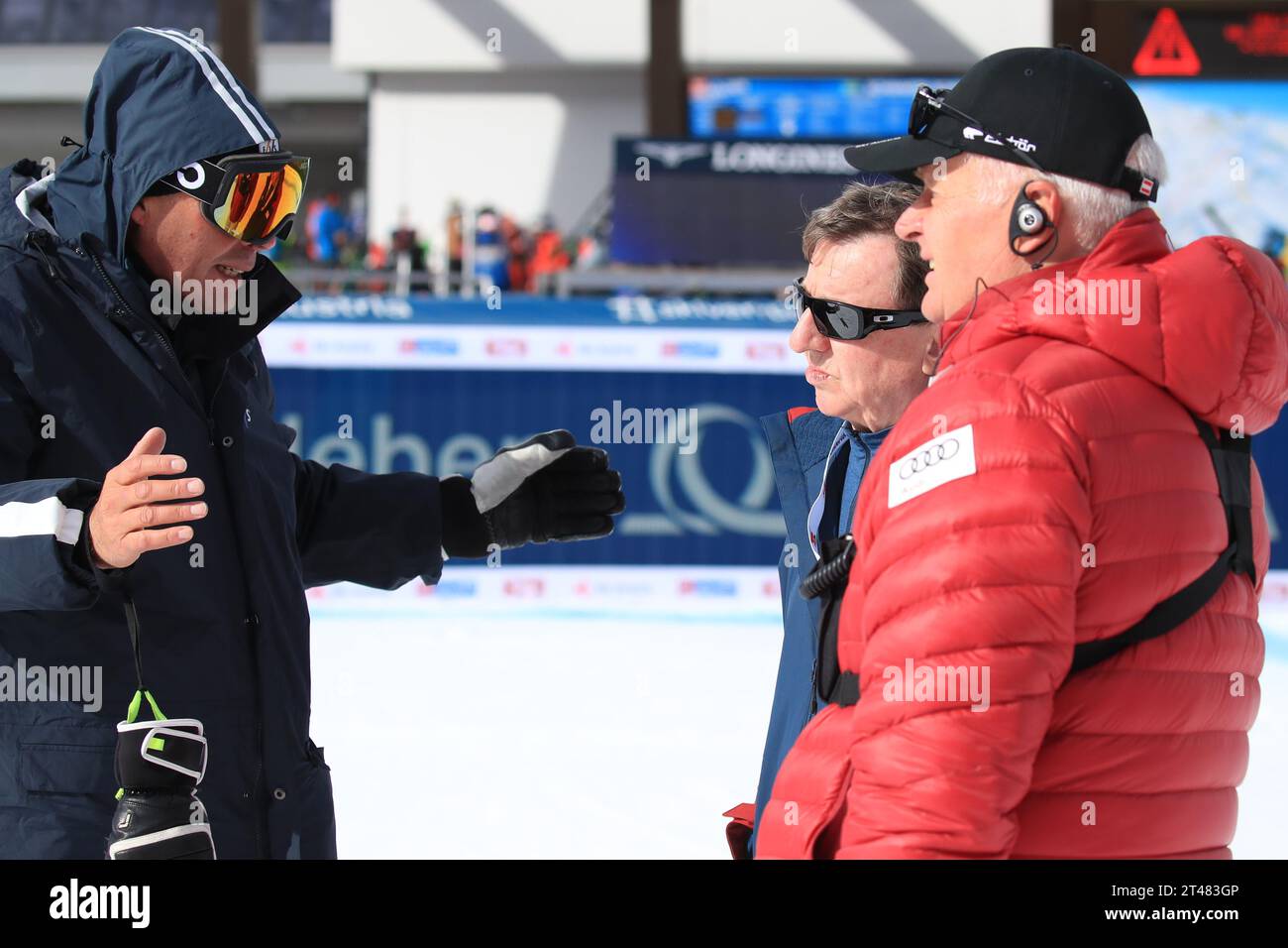 Solden, Tyrol, Austria. 29th Oct, 2023. Audi FIS Alpine Ski World Cup Opening; Due to strong wind the race was stopped and then cancelled Orgnasators in talks after the cancellation Credit: Action Plus Sports/Alamy Live News Stock Photo