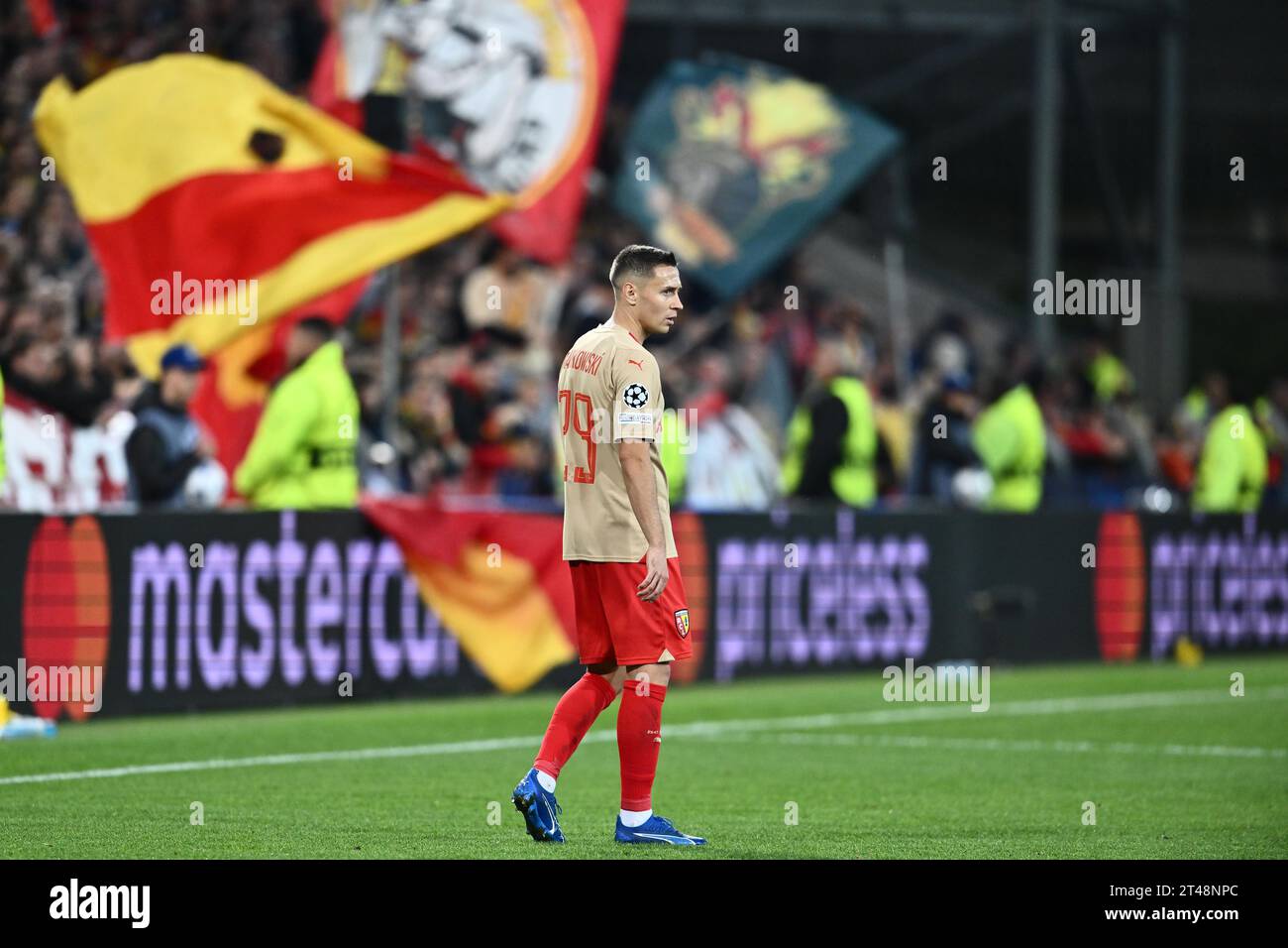 LENS, FRANCE - OCTOBER 24: Przemyslaw Frankowski of RC Lens during the UEFA Champions League match between RC Lens and PSV Eindhoven at Stade Bollaert Stock Photo