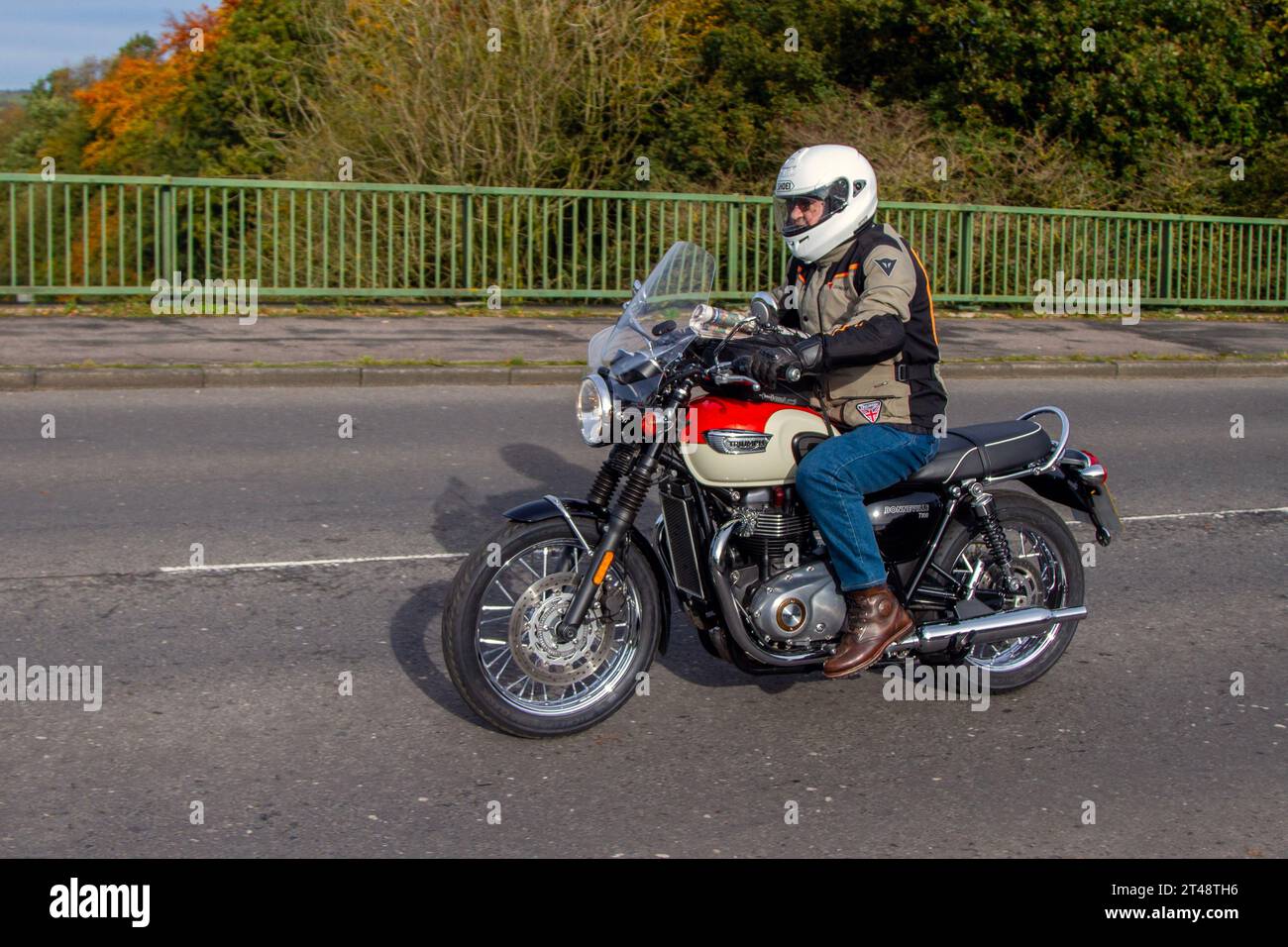 2017 Triumph Bonneville T100 Parallel Twin EU4 White Motorcycle