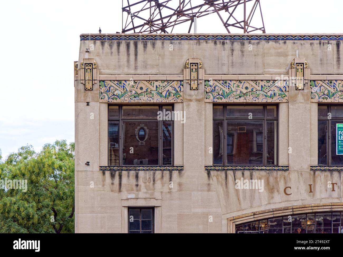 Horn & Hardart commissioned F.P. Platt & Brother to design its 104th Street cafeteria, circa 1930. The Art Deco landmark is now used by City MD. Stock Photo