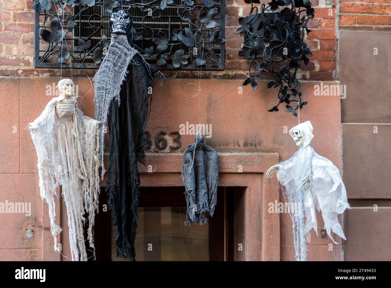 Halloween display in Chelsea in New York on Monday, October 23, 2023.  (© Richard B. Levine) Stock Photo