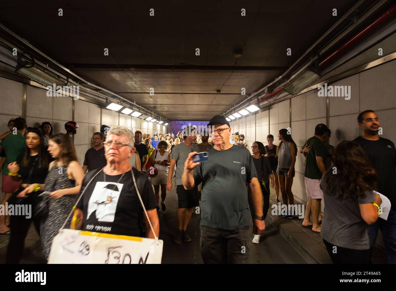 Tel Aviv, Israel October 28, 2023 Israeli civilians rushing into