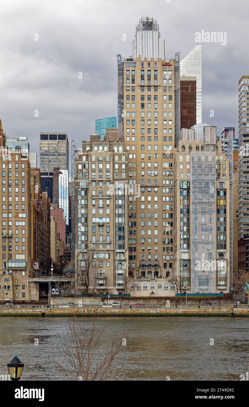 River house new york 52nd hi-res stock photography and images - Alamy