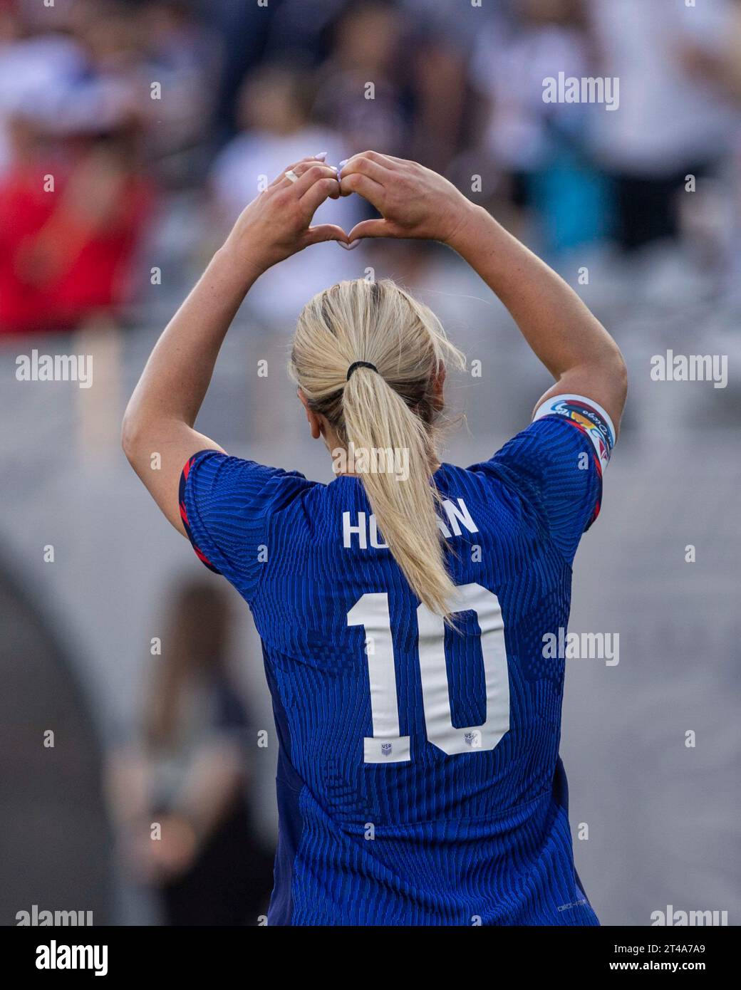 Lindsey Horan during the women's football international friendly
