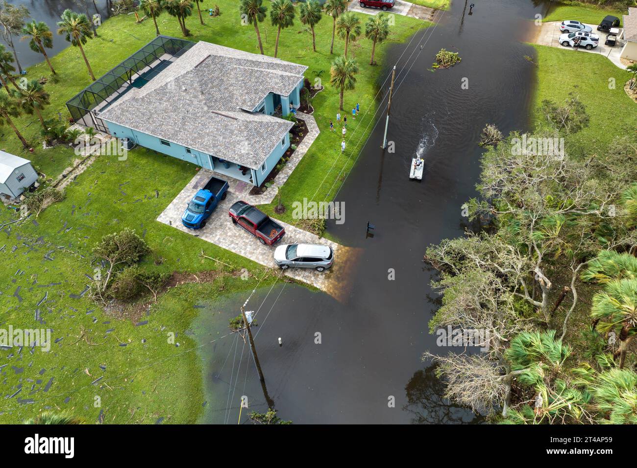 Surrounded by hurricane Ian rainfall flood waters homes in Florida ...