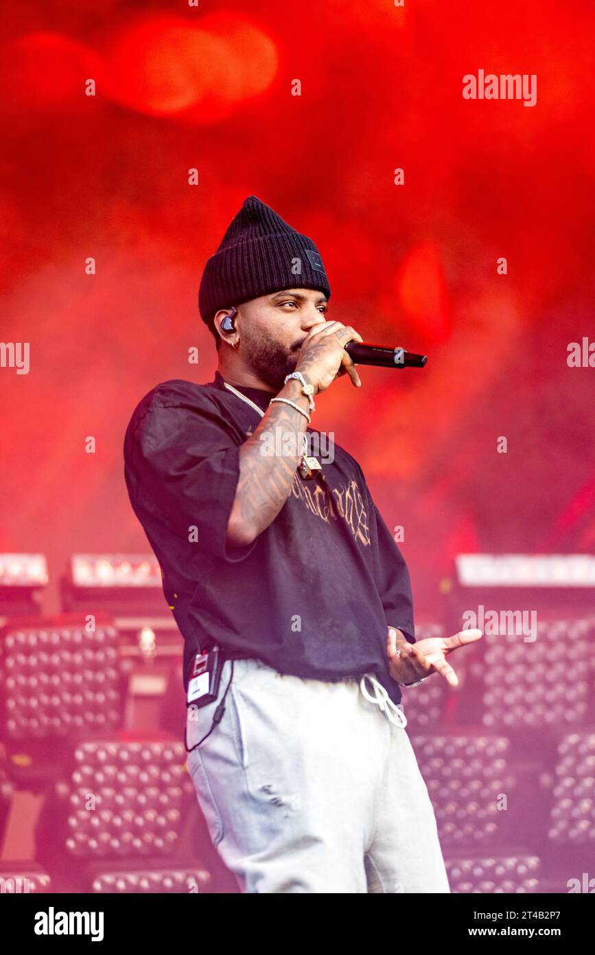 Atlanta, United States. 28th Oct, 2023. Bryson Tiller performs on the P