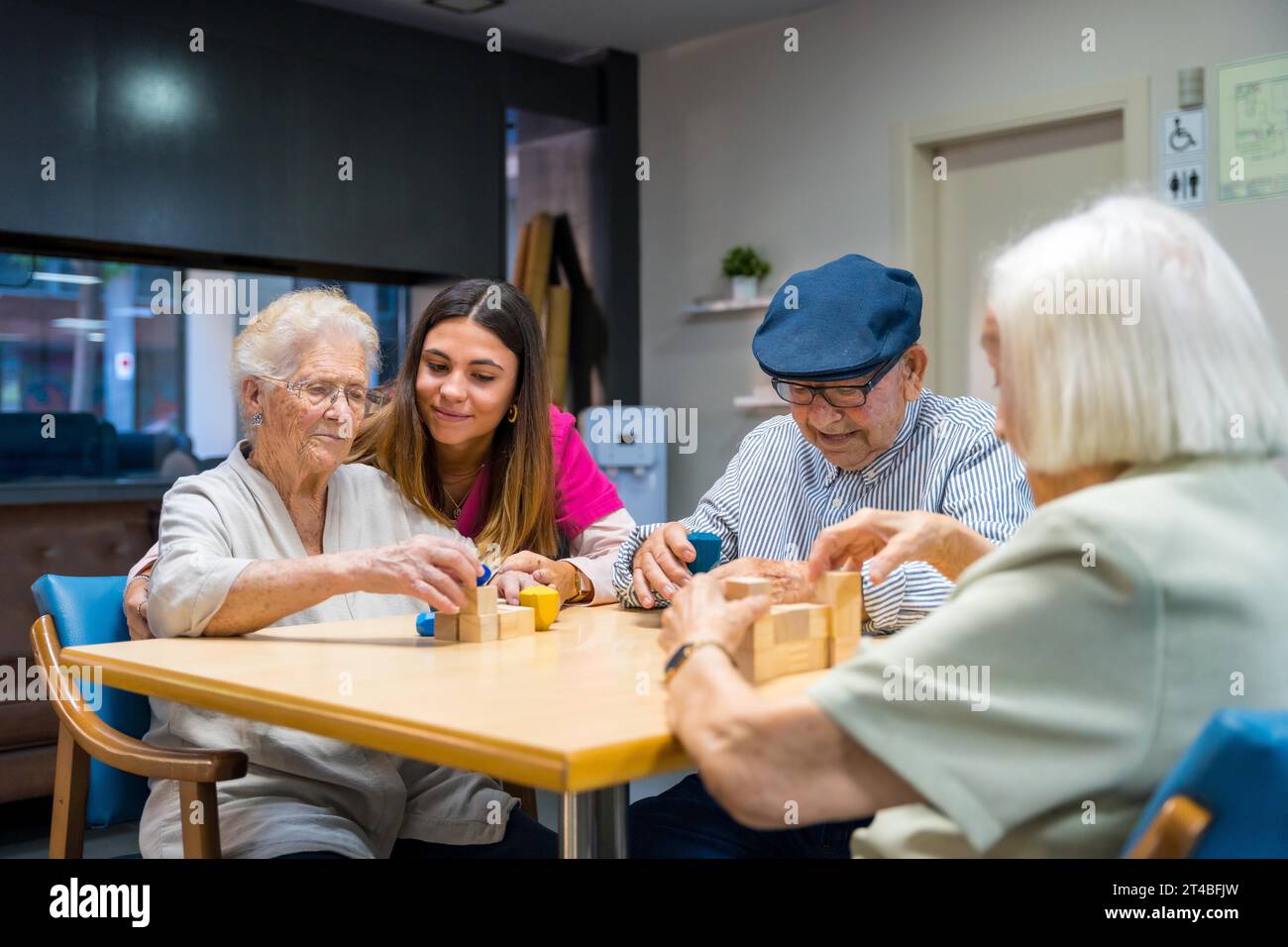 Elderly people exercise hi-res stock photography and images - Alamy