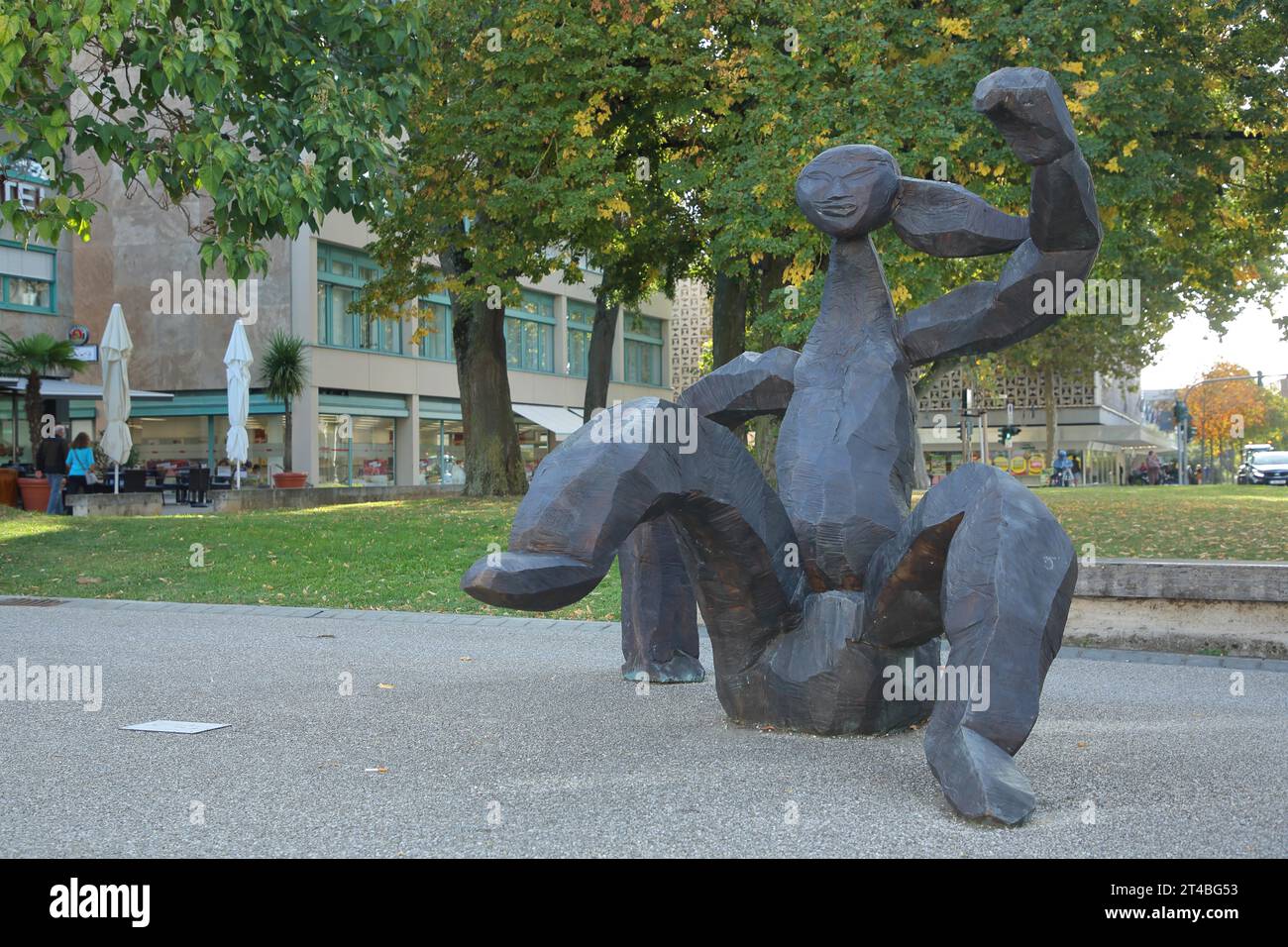 Sculpture Design for a large figure II by Dietrich Klinge 2004, modern, black, sitting, arms, legs, high, bronze, Kunsthalle, Schweinfurt, Lower Stock Photo