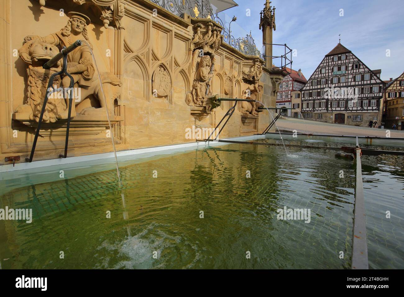 Market fountain, fish fountain built 1509 with sculptures Simson and