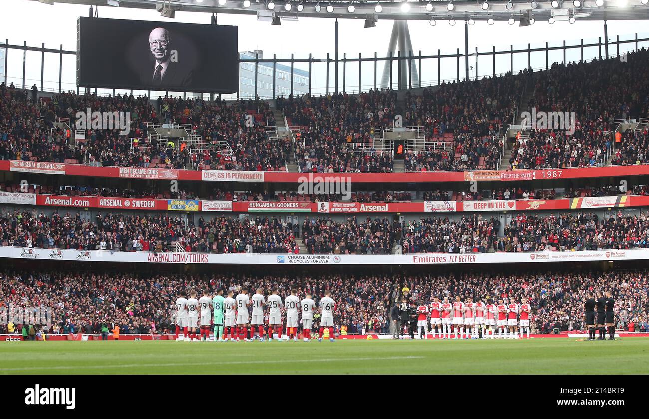 Minutes applause for the remembrance of Sir bobby Charlton & Bill Kenwright. - Arsenal v Sheffield United, Premier League, Emirates Stadium, London, UK - 28th October 2023. Editorial Use Only - DataCo restrictions apply. Stock Photo