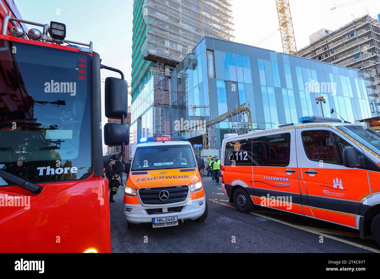 hamburg-germany-30th-oct-2023-emergency-vehicles-of-the-fire