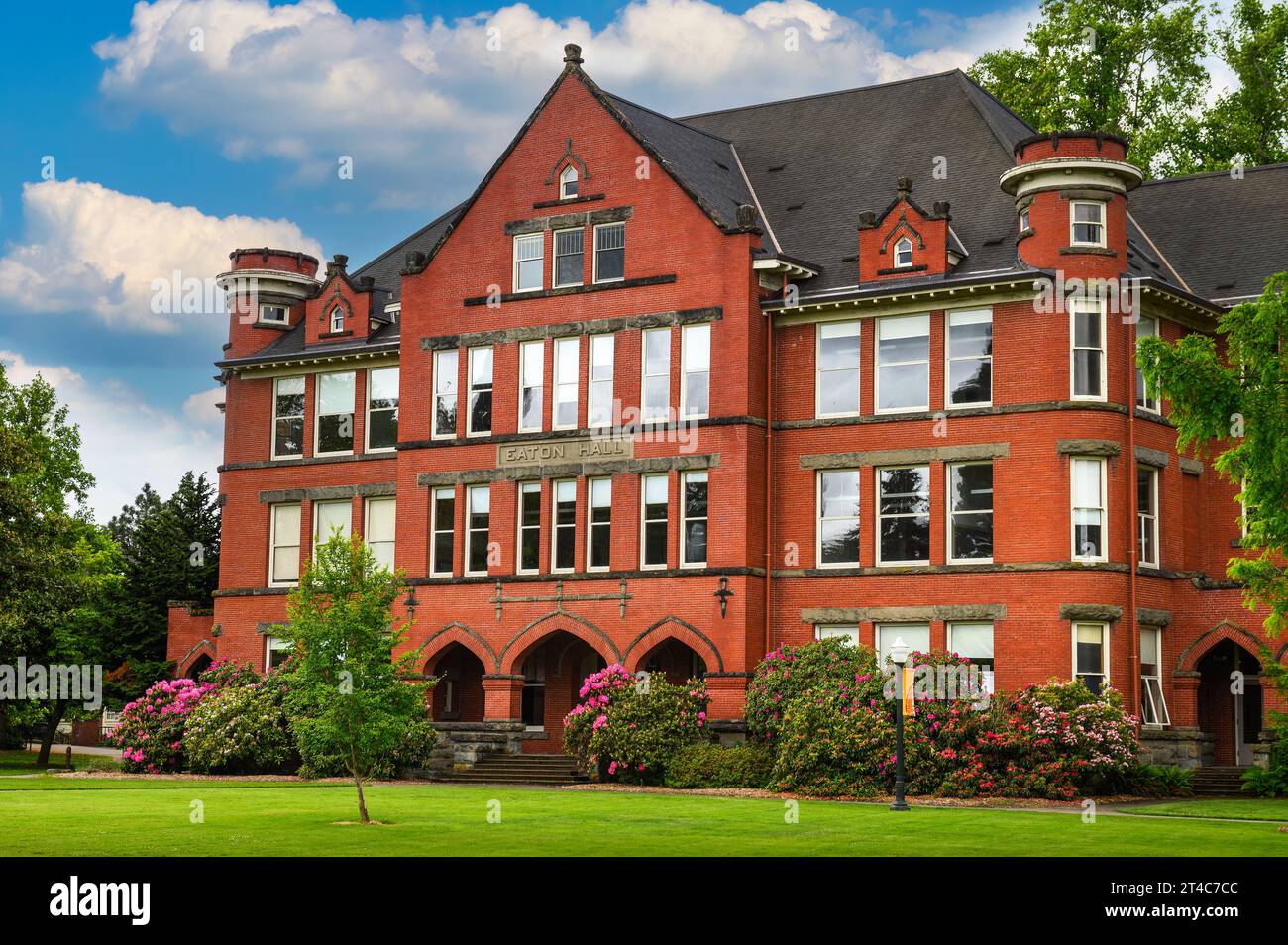 Eaton Hall, building on the campus of Willamette University in Salem, Oregon Stock Photo