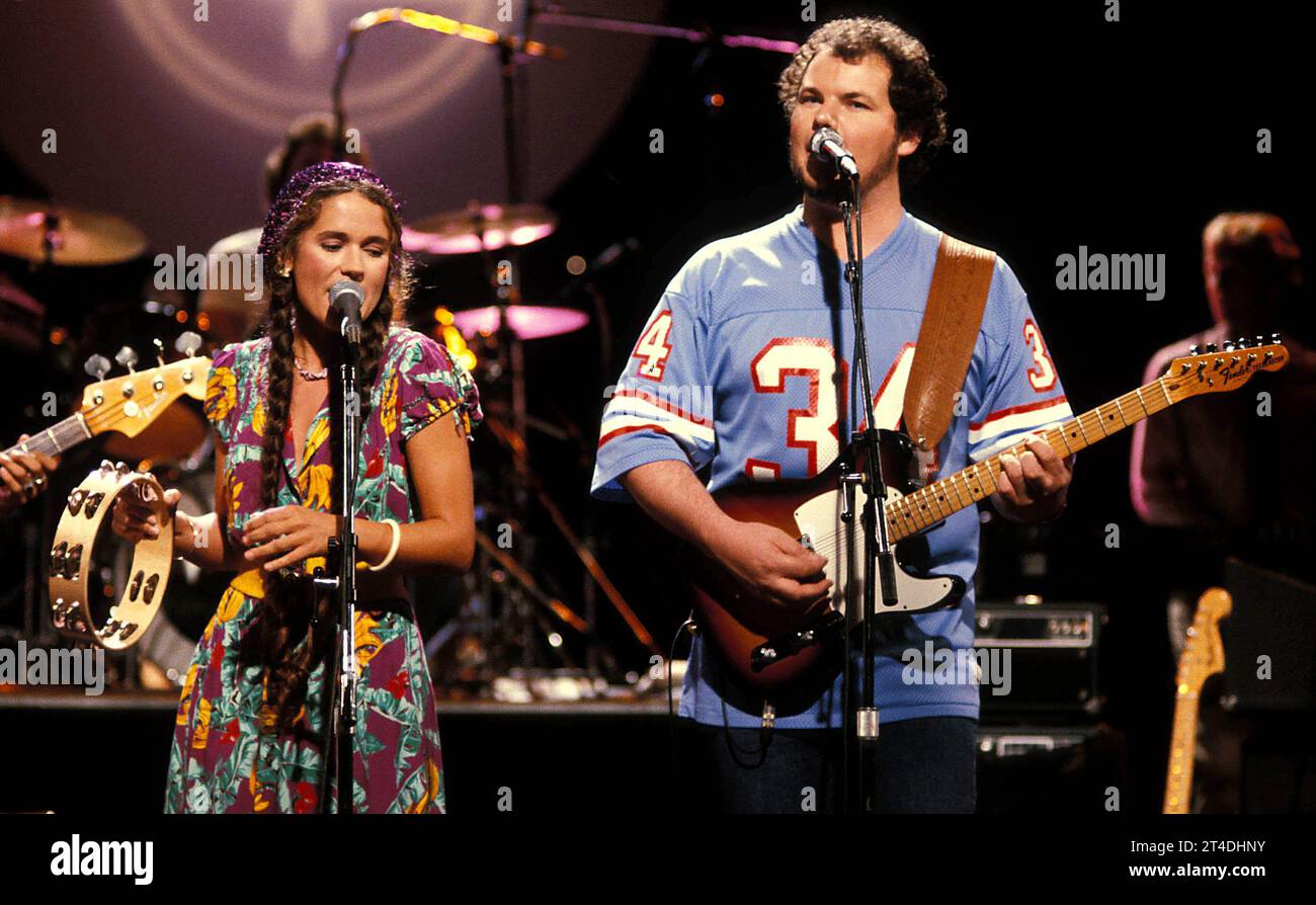 NICOLETTE LARSON ;17 July 1952 - 16 December 1997 American singer best known for her work in the late 1970s with Neil Young ; With Christopher Cross on Guitar ; 1987 ;  Credit: Lynn Mcafee / Performing Arts Images www.performingartsimages.com Stock Photo