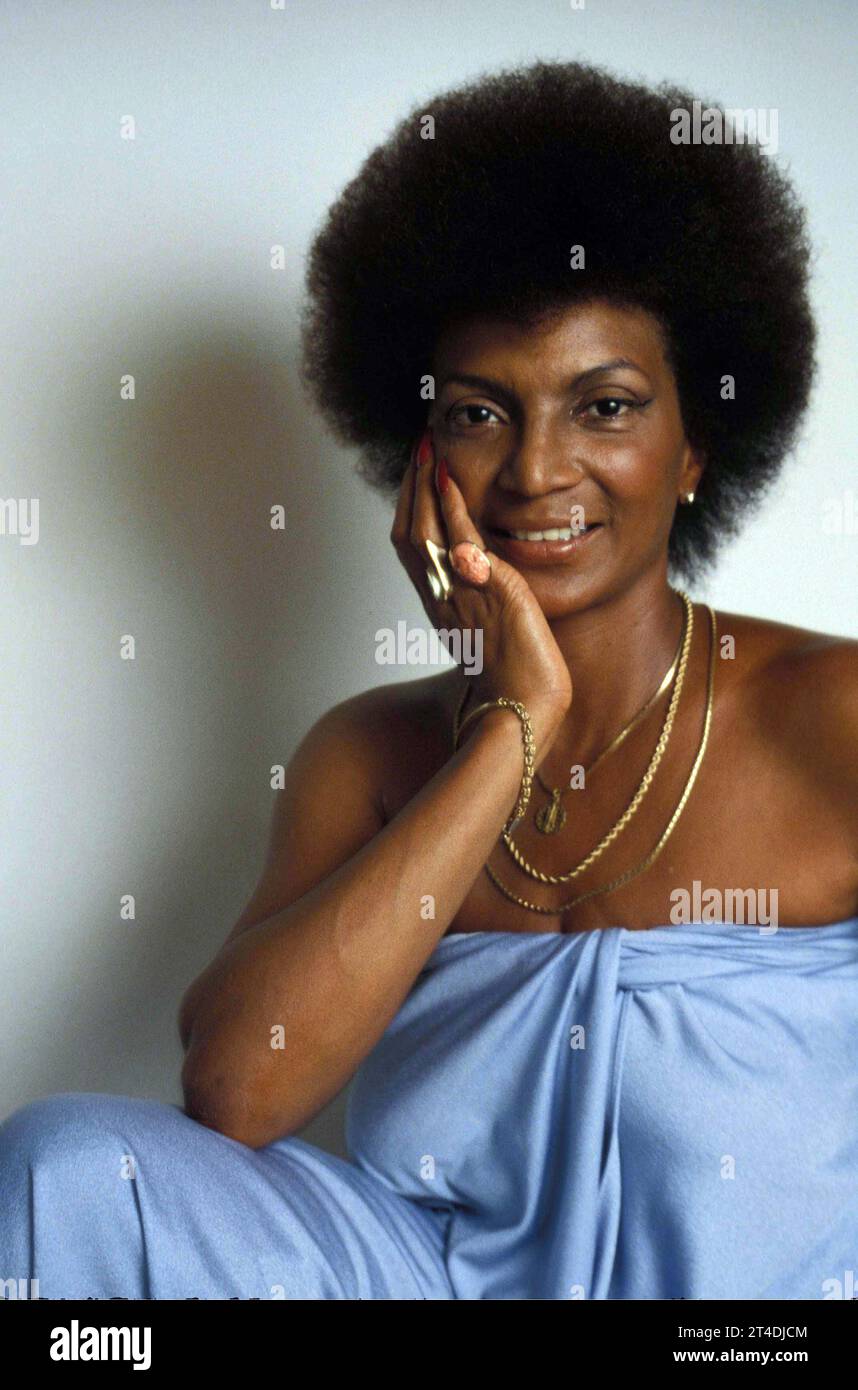 8 September birthdays., image size:858x1390