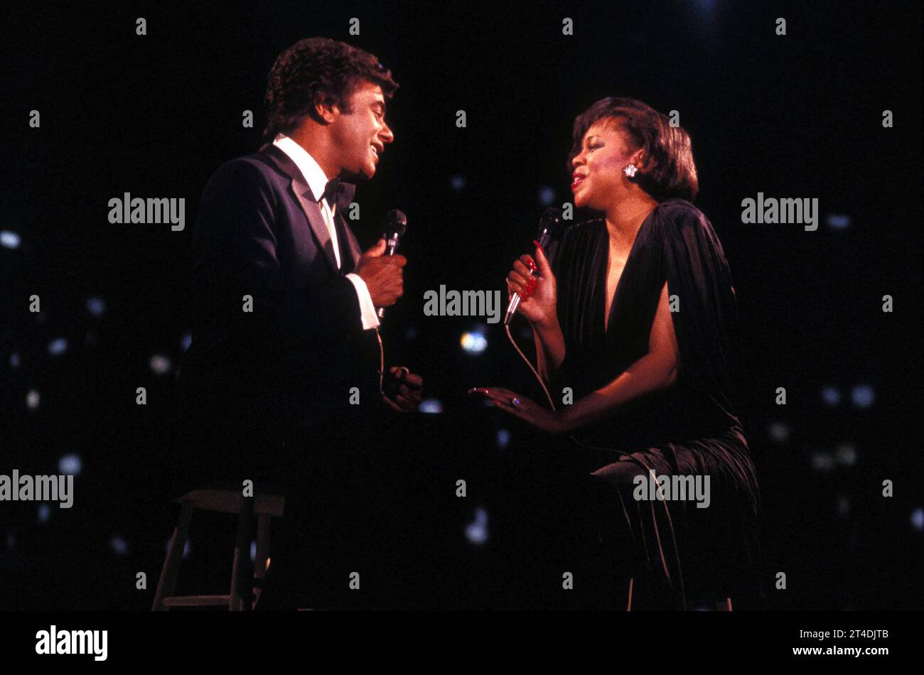 C0026 ;JOHNNY MATHIS AND DENIECE WILLIAMS ;   Credit: Lynn Mcafee / Performing Arts Images www.performingartsimages.com Stock Photo