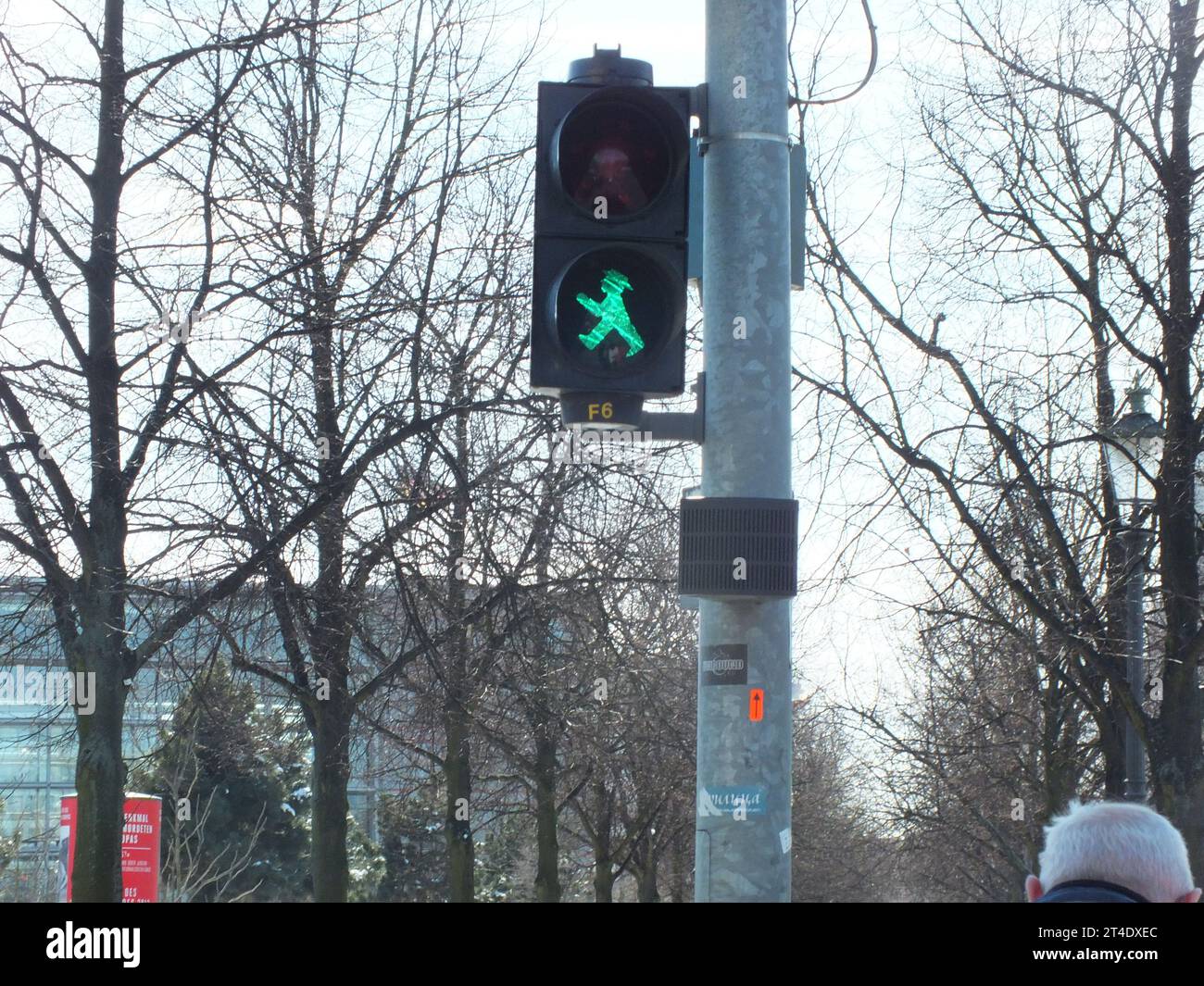 Berlintrafficlights Hi res Stock Photography And Images Alamy