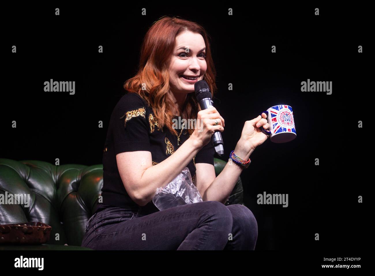 Felicia Day Day Two of MCM Comic Con at ExCeL exhibition centre in London on October 27, 2023 - BANG MEDIA INTERNATIONAL FAMOUS PICTURES 28 HOLMES ROAD LONDON NW5 3AB UNITED KINGDOM tel 44 0 02 7485 1005 email: paulsmithbangshowbiz.com or tombangshowbiz.com Copyright: xTomxRosex adnrp931 Credit: Imago/Alamy Live News Stock Photo