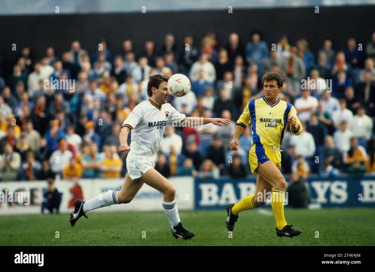 Two Wolves 80s Europe football players 1980s hi-res stock photography and images - Alamy