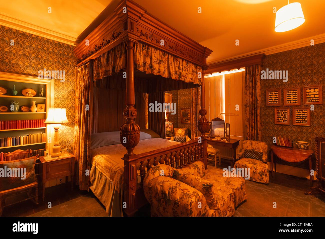 England, Kent, Lamberhurst, Scotney Castle, Scotney New Castle, Bedroom ...