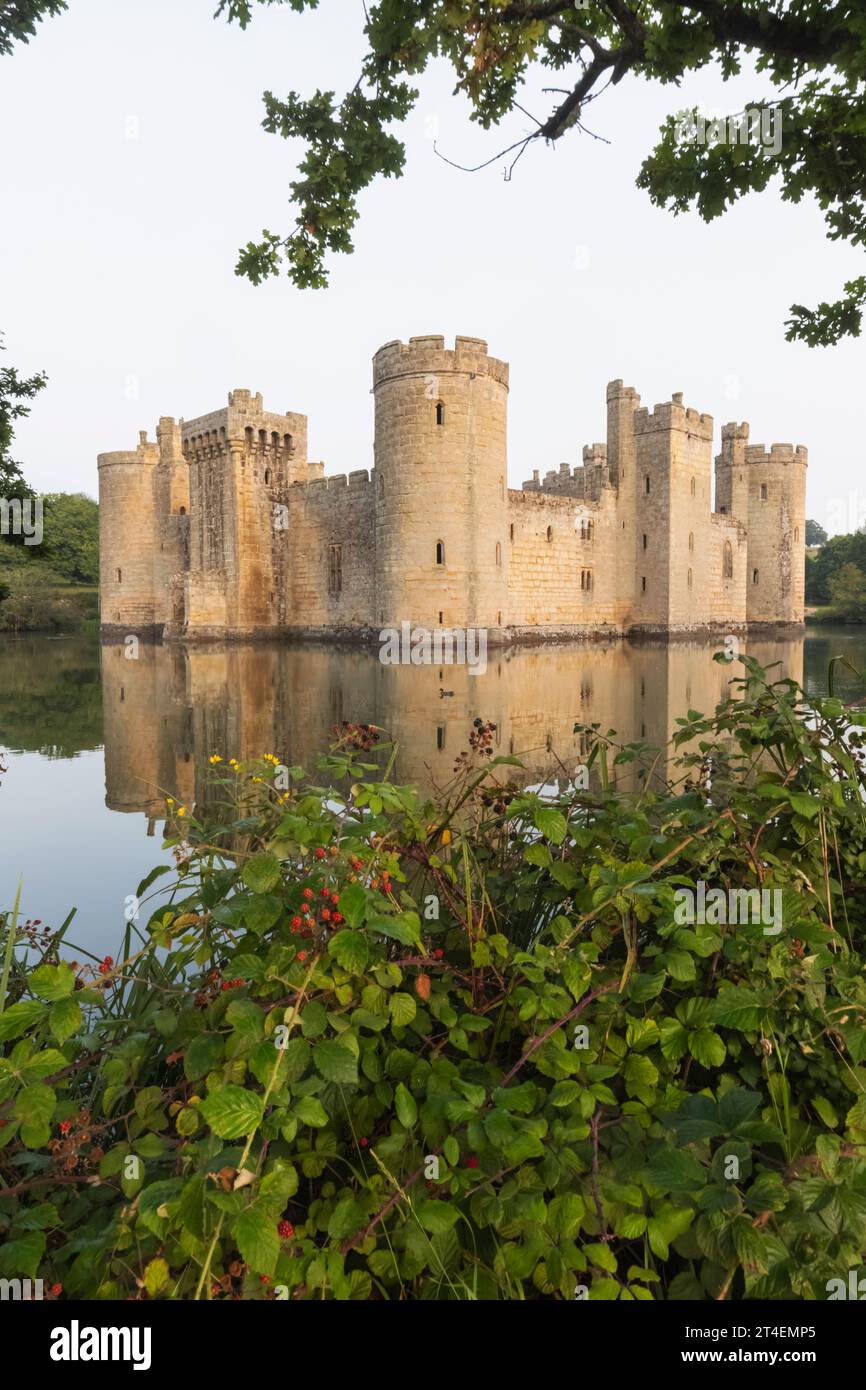 England, Kent, Bodiam, Bodiam Castle Stock Photo - Alamy