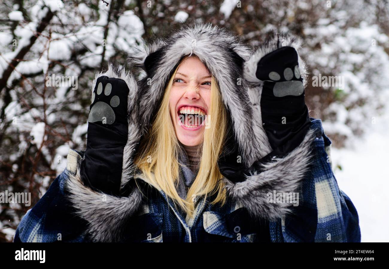 Fur mittens hi res stock photography and images Alamy