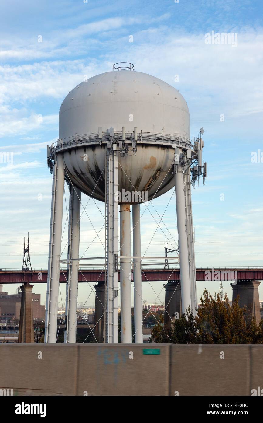 American mains water hi-res stock photography and images - Alamy