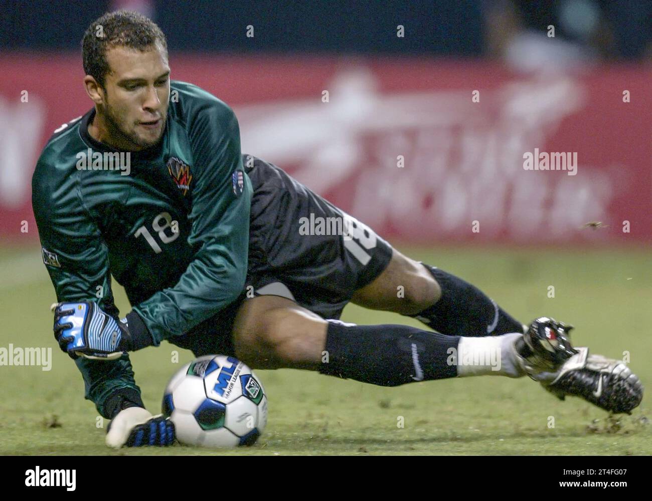 US goalkeeper Tim Howard practice legion field Birmingham before usa match vs Ecuador 3/9/02 Stock Photo