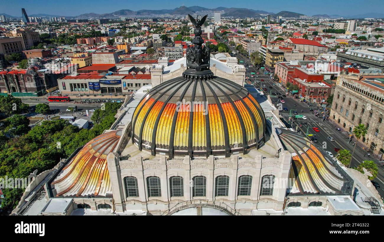 The Palace of Fine Arts, a cultural venue in the Historic Center of Mexico City, considered the most important in the manifestation of the arts in Mexico and one of the most renowned opera houses in the world. marble architectural building. White color. Palacio de Bellas Artes (Photo: Luis Gutierrez / NortePhoto.com) Vista aerea del Palacio de Bellas Artes, recinto cultural en el Centro Histórico de la Ciudad de México, considerado el más importante en la manifestación de las artes en México y una de las casas de ópera más renombradas del mundo. edificio arquitectonico de marmol. color blanco. Stock Photo