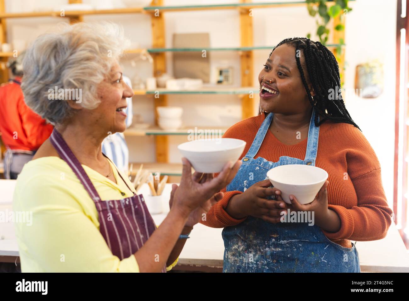 Diverse female potters hi-res stock photography and images - Alamy
