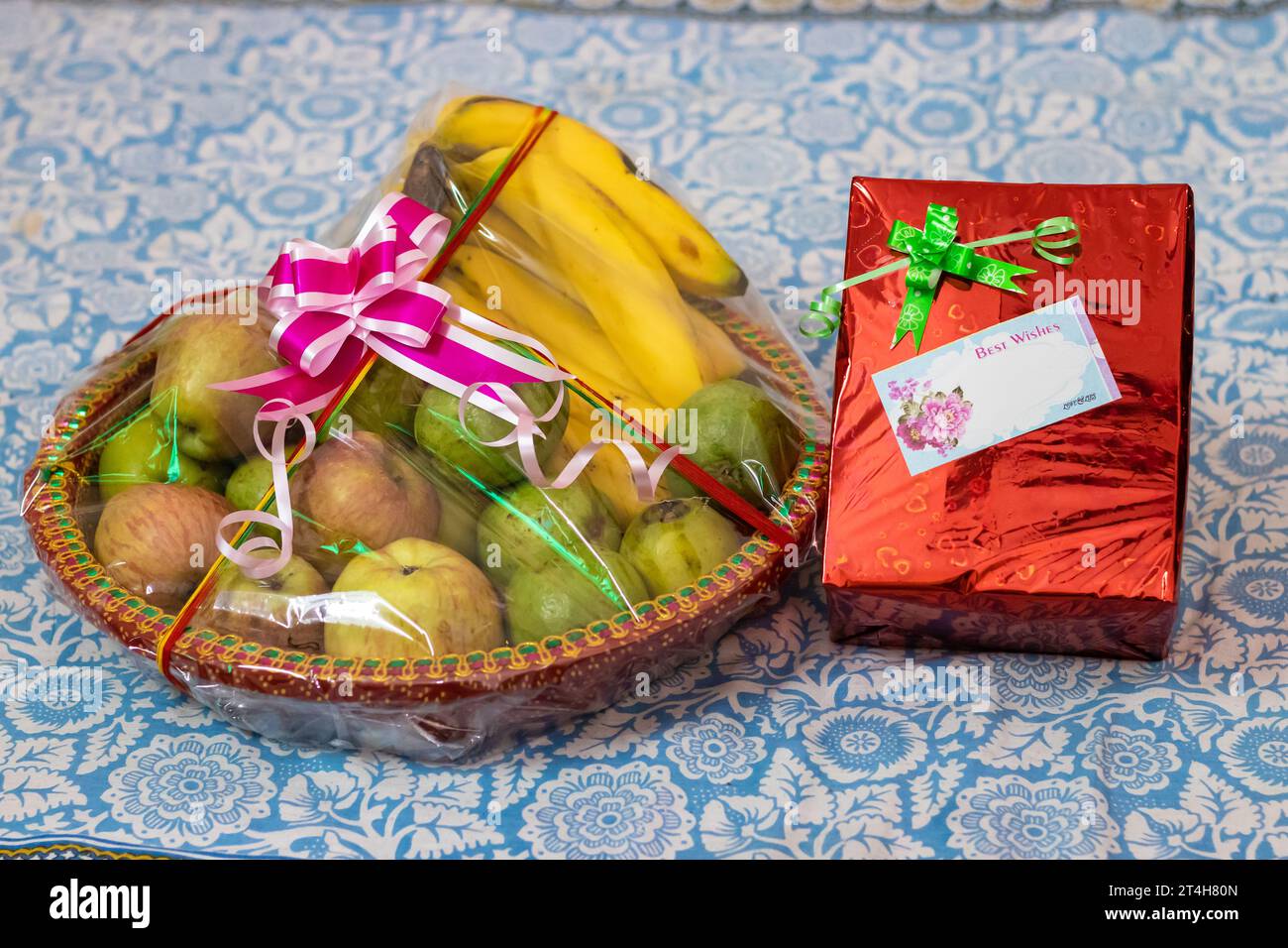 fruit gift wrap filled with different fruits and gift pack from flat