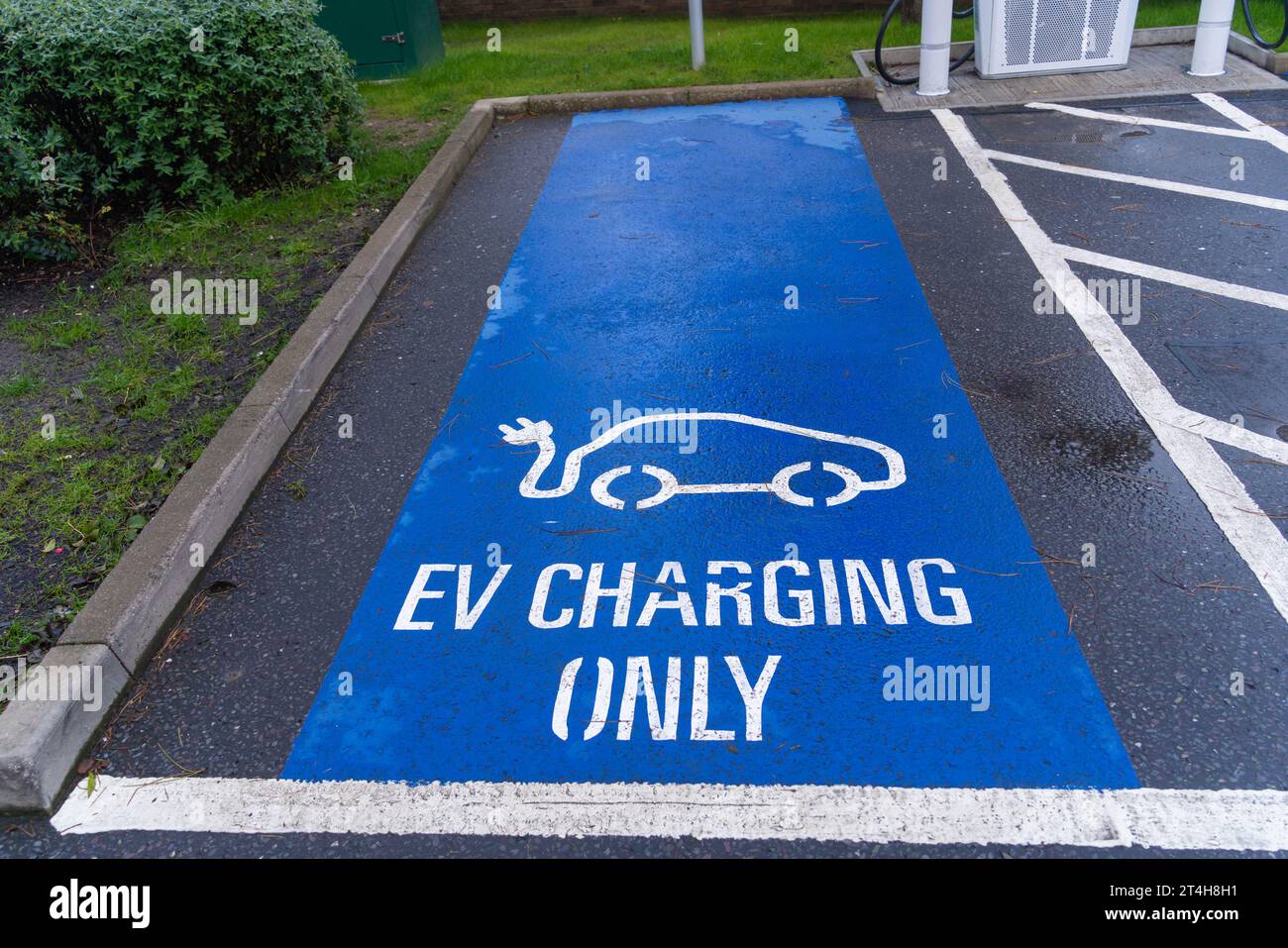 EV, charger installation, BP pulse, charging points, plug into fast, rapid, ultra-fast chargers, convenient, plug in, charging speeds, fleet charging. Stock Photo