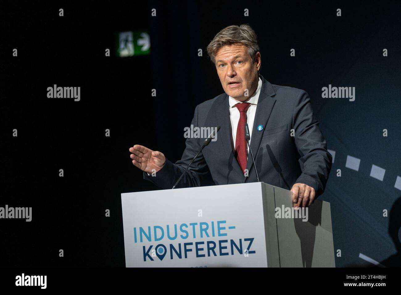 Industriekonferenz 2023 von BMWK und Bündnis für Zukunft der Industrie - Robert Habeck, Bundeswirtschaftsminister, während seiner Keynote zur Eröffnung der KonferenzIndustriekonferenz 2023 von BMWK und Bündnis für Zukunft der Industrie - Robert Habeck, Bundeswirtschaftsminister, während seiner Keynote zur Eröffnung der Konferenz, Berlin Berlin Deutschland Eventlocation Radialsystem *** Industry Conference 2023 of BMWK and Alliance for the Future of Industry Robert Habeck, Federal Minister of Economics, during his keynote speech at the opening of the conference Industry Conference 2023 of BMWK Stock Photo