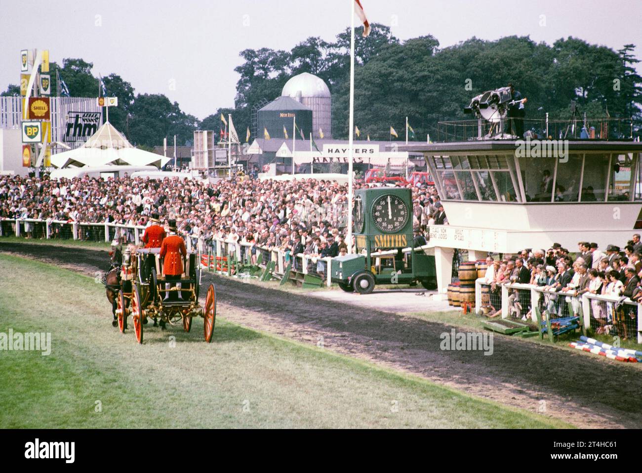 The Queen's Horse and carriage, Royal Agricultural Society of England ...