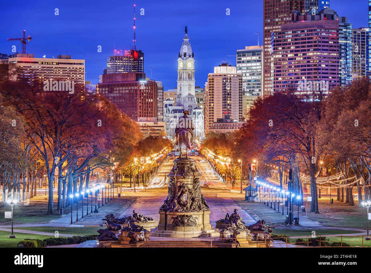 Philadelphia, Pennsylvania, USA cityscape overlooking Benjamin Franklin Parkway at dawn in autumn season. Stock Photo