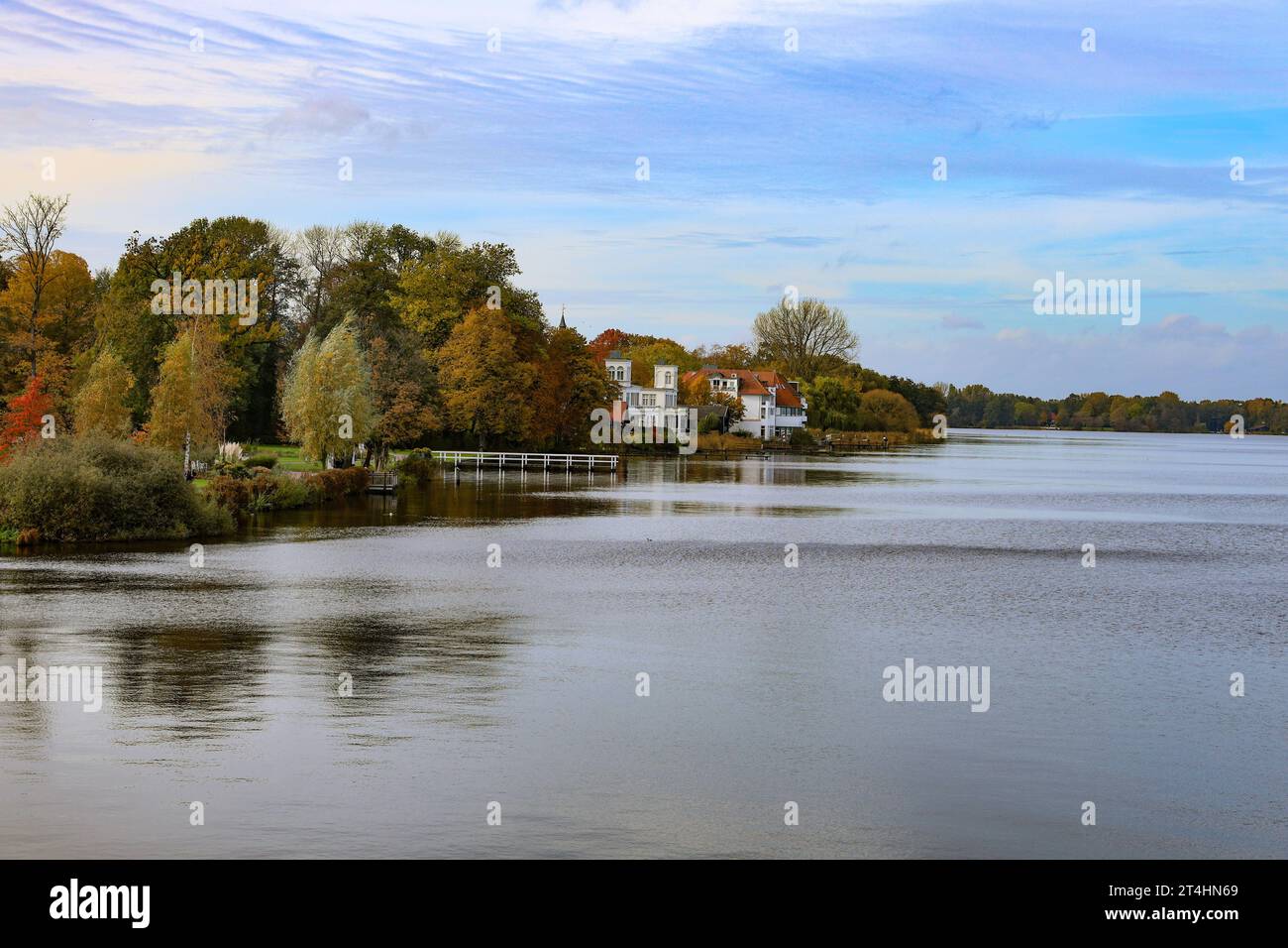 Herbstimpressionen im Landkreis Ammerland, Bad Zwischenahn, Zwischenahner Meer, Wetter, Herbst, Ausflug, *** Autumn impressions in Ammerland district, Bad Zwischenahn, Zwischenahner Meer, weather, autumn, trip, Credit: Imago/Alamy Live News Stock Photo