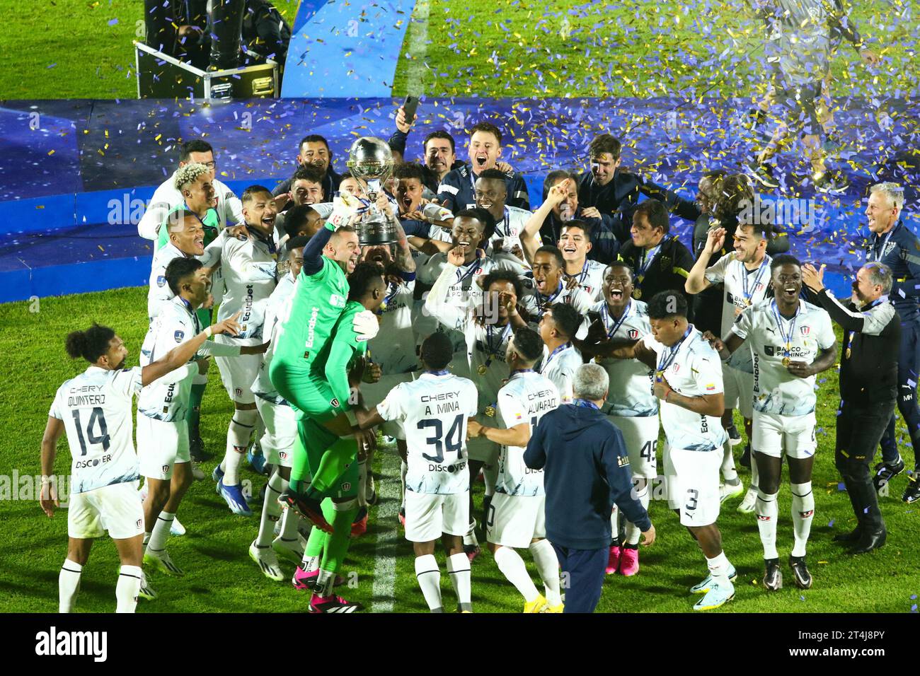 Maldonado, Uruguay , 28th October 2023, Team of LDU celebrates after winning the final match of Conmebol Sudamericana Cup at Domingo Burgueño Stadium Stock Photo