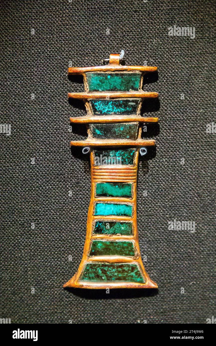 Egypt, Cairo, Tutankhamon jewellery, from his tomb in Luxor : Amulet in the shape of a Djed pillar. Stock Photo